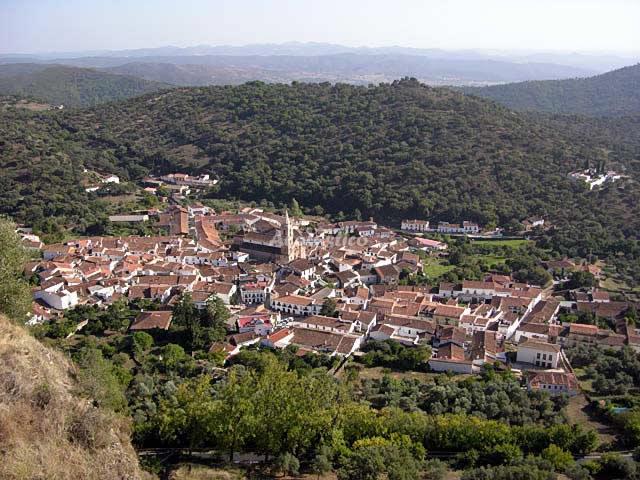 Alojamiento turístico CASA LOS MADROÑEROS en ALAJAR, HUELVA