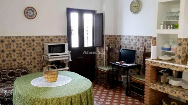 LA CASA DE LA FUENTE en ALDEA CANALEJA — miniatura 12