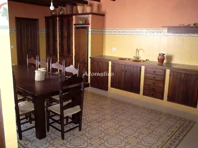 FONDA DEL CASTILLO en CUMBRES DE SAN BARTOLOME — foto 2