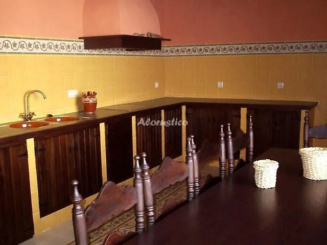 FONDA DEL CASTILLO en CUMBRES DE SAN BARTOLOME — miniatura 12