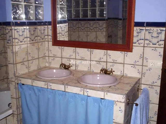 FONDA DEL CASTILLO en CUMBRES DE SAN BARTOLOME — miniatura 13