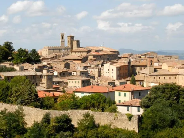 Alojamiento turístico PODERE CAMPAINI-ALCHECHENGI (1ª PLANTA) en VOLTERRA · ITALIA
