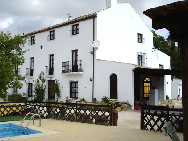 Alojamiento turístico CASERÍA DE LAS DELICIAS en ALCALÁ LA REAL · JAÉN