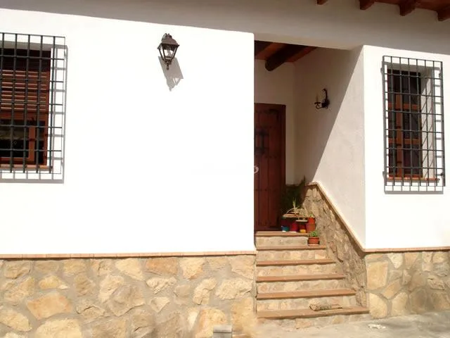 Alojamiento turístico CORTIJO LOS ROSALES en FRAILES · JAÉN