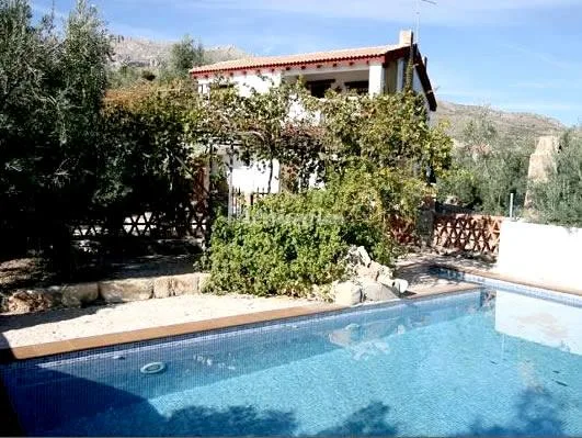 CORTIJO EL AGUELO en HUELMA — foto 2