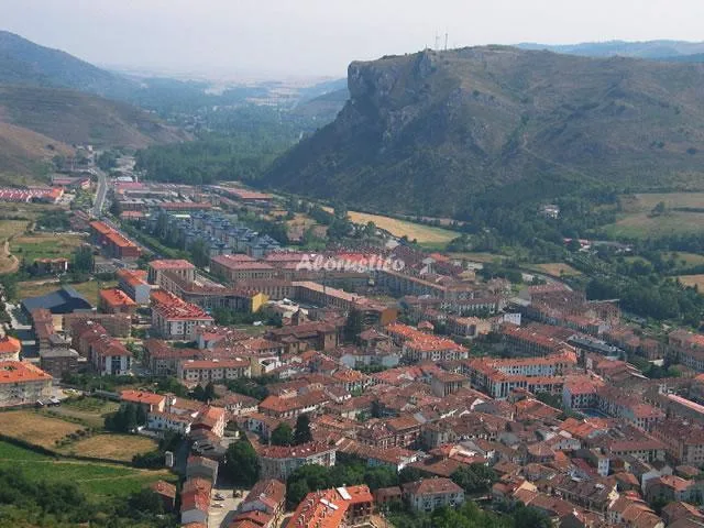 Alojamiento turístico APTO ALTUZARRA 2º DERECHA en EZCARAY · LA RIOJA