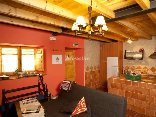 CASA RURAL ENTRE VALLES en BENLLERA — foto 2