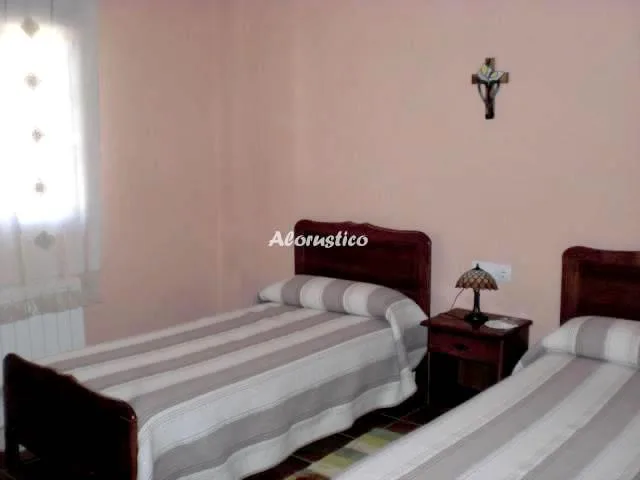 VALLE DEL TUÉJAR- MATRIMONIO ABUHARDILLADA en TARANILLA — miniatura 12