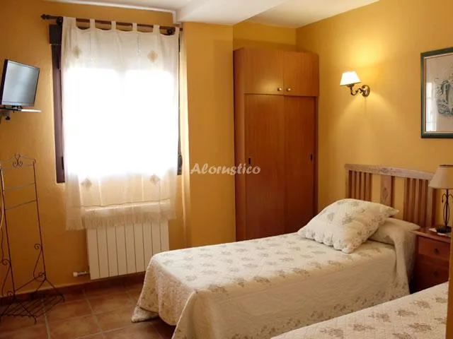 VALLE DEL TUÉJAR- MATRIMONIO ABUHARDILLADA en TARANILLA — miniatura 24