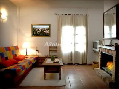 CASITAS DE CAÑOSANTO--ALGARROBO en CAÑETE LA REAL — foto 2