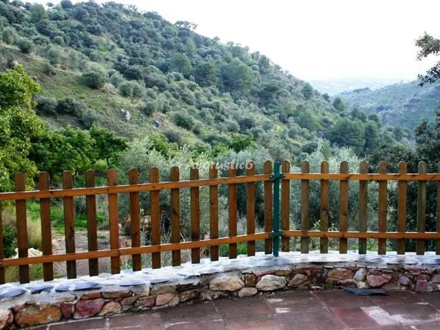 Alojamiento turístico LA CASA DE LOS AGUACATES en TOLOX · MÁLAGA