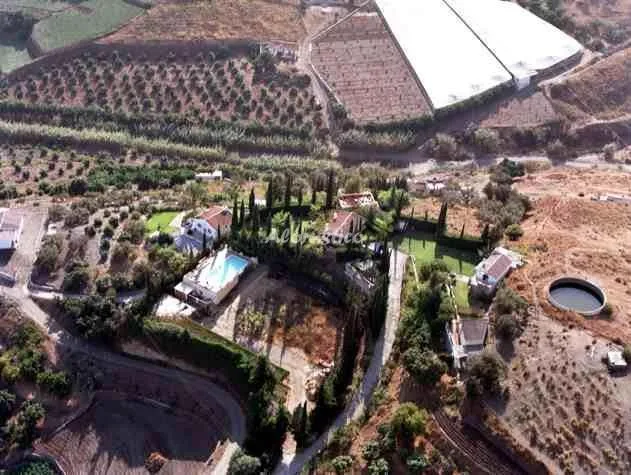FINCA CARINA-BODEGA en FRIGILIANA — miniatura 4
