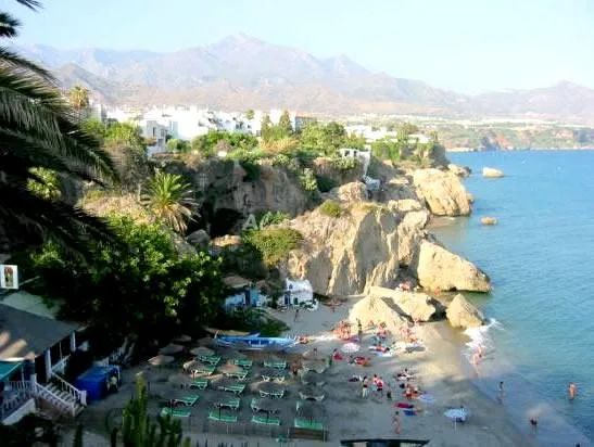 FINCA CARINA-BODEGA en FRIGILIANA — foto 2