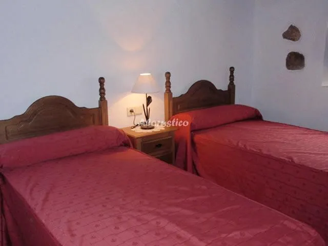 CASAS RURALES LA HUERTA-LA CUADRA en CAMPANILLAS — miniatura 4