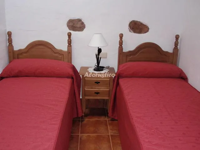 CASAS RURALES LA HUERTA-LA CUADRA en CAMPANILLAS — miniatura 14
