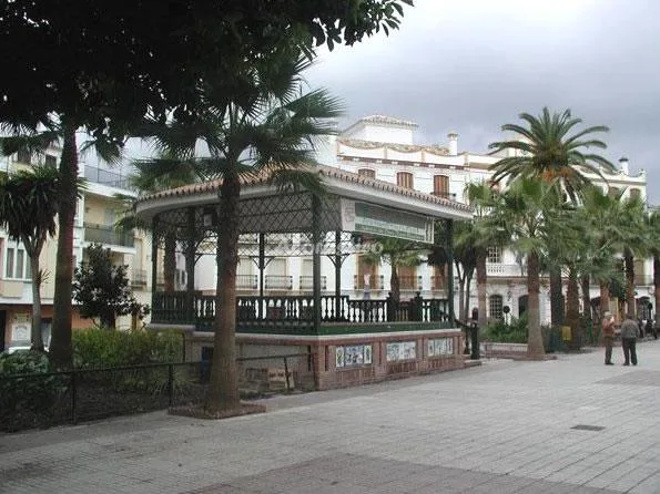 Alojamiento turístico PISO CASTILLO DE COÍN en COÍN · MÁLAGA