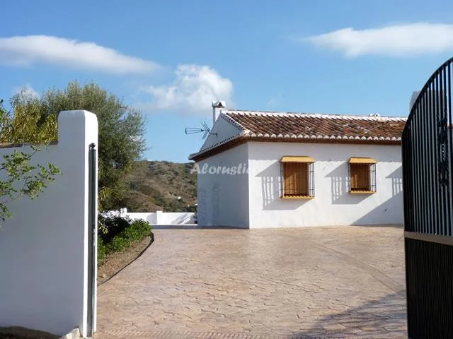 Alojamiento turístico CASA RAMÍREZ en ALMÁCHAR · MÁLAGA