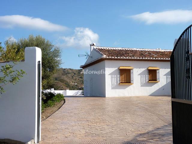 Alojamiento turístico CASA RAMÍREZ en ALMÁCHAR, MÁLAGA