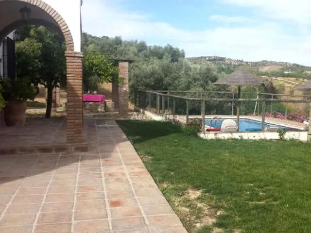 Alojamiento turístico CASA EL MORAL en LA HIGUERA-ANTEQUERA · MÁLAGA