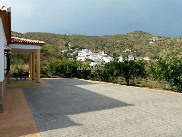 Alojamiento turístico CASA EL MORAL en DAIMALOS · MÁLAGA