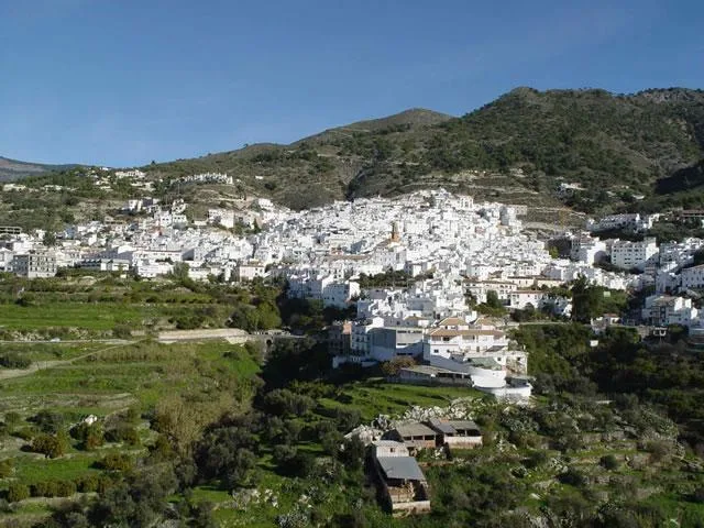 Alojamiento turístico CORTIJO MONTES en CÓMPETA · MÁLAGA