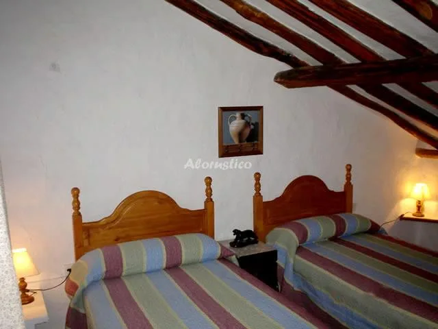 CASA DOLORES en CUEVAS DEL BECERRO — miniatura 9