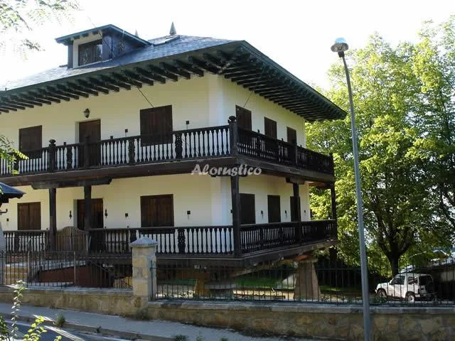EL HÓRREO--LA CARCAMALA en MIRAFLORES DE LA SIERRA — miniatura 9