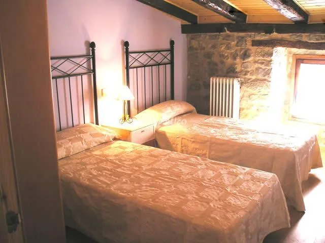CASA ECHEGOYEN en MIRANDA DE ARGA — miniatura 4