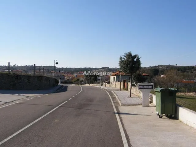 CASITA DE ANA en LA ALAMEDILLA — miniatura 5