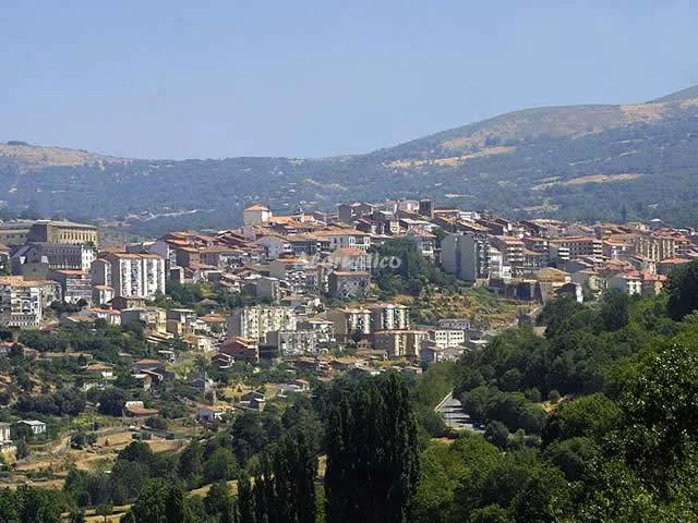 Alojamiento turístico APTOS VALDESIERRA - 2 BAÑOS (2ºA) en BÉJAR · SALAMANCA