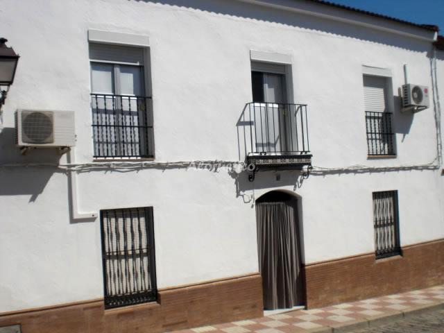 Alojamiento turístico CASA LA LAGUNA en GERENA, SEVILLA