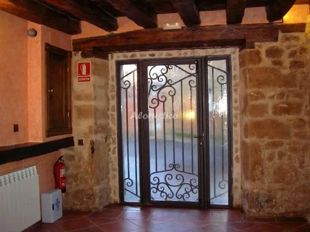 CASA DE LA VILLA - HABITACION NARANJA en FUENTEPINILLA — miniatura 5
