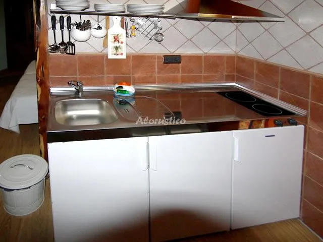CASA DE LA VILLA - HABITACION NARANJA en FUENTEPINILLA — miniatura 6