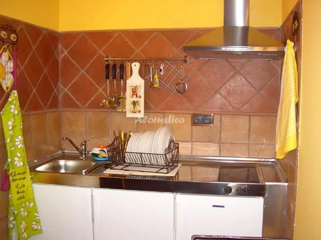 CASA DE LA VILLA - HABITACION NARANJA en FUENTEPINILLA — miniatura 8