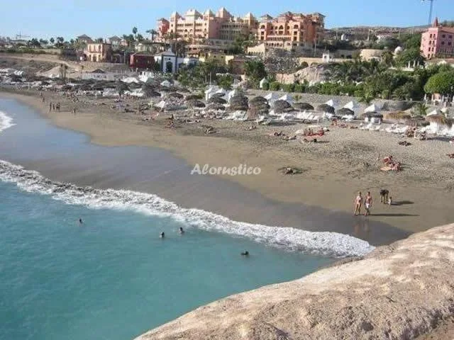 Alojamiento turístico VILLA SANTA BARBARA - CASA GRANDE en ADEJE · ISLAS CANARIAS