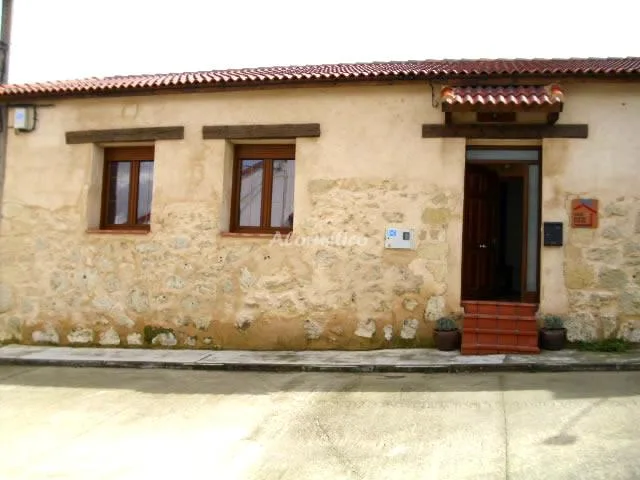 Alojamiento turístico CASA RURAL ROCA PINTADA en CASTRODEZA · VALLADOLID