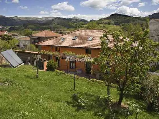 CASA ENKARTADA-HABITACIÓN ROJA en SOPUERTA — miniatura 8