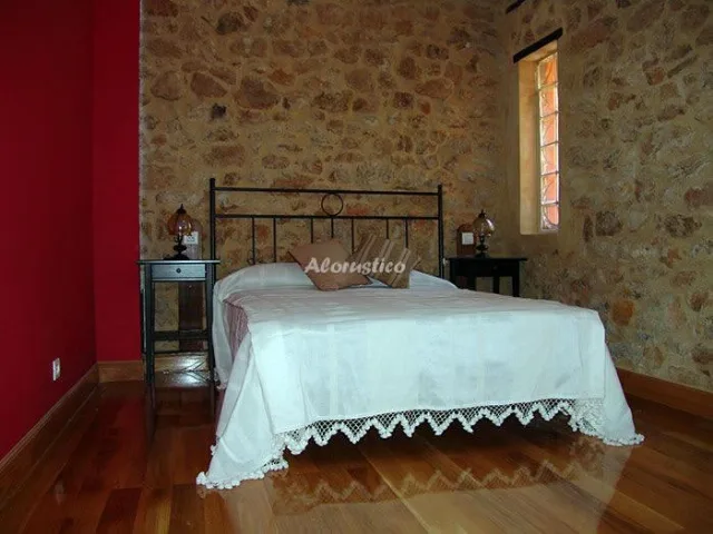 CASA ENKARTADA-HABITACIÓN ROJA en SOPUERTA — miniatura 4
