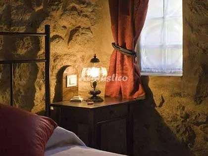 CASA ENKARTADA-HABITACIÓN ROJA en SOPUERTA — miniatura 6