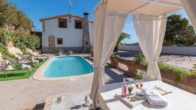 Alojamiento turístico CASA CARIBE en ALMÁCHAR · MÁLAGA