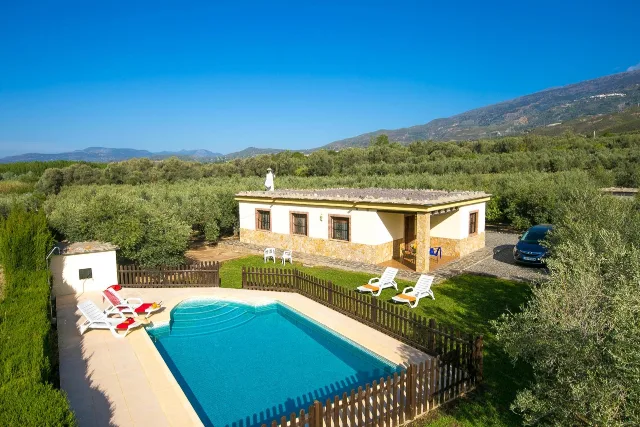 CORTIJO LOS CIPRESES en ORGIVA — foto 3