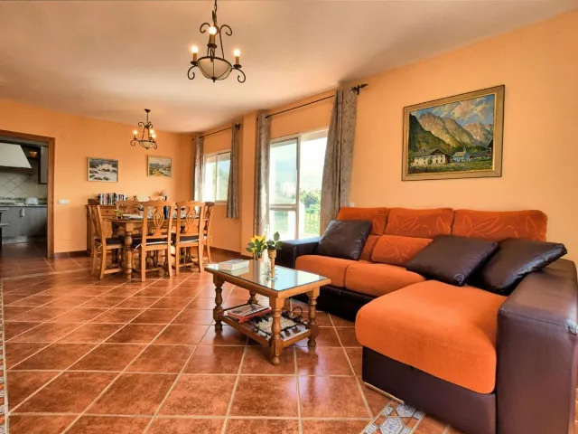 CORTIJO ALBARICOQUE en FRIGILIANA — foto 3
