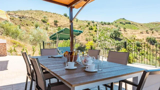 Alojamiento turístico CASA TORTELA en ALMÁCHAR · MÁLAGA